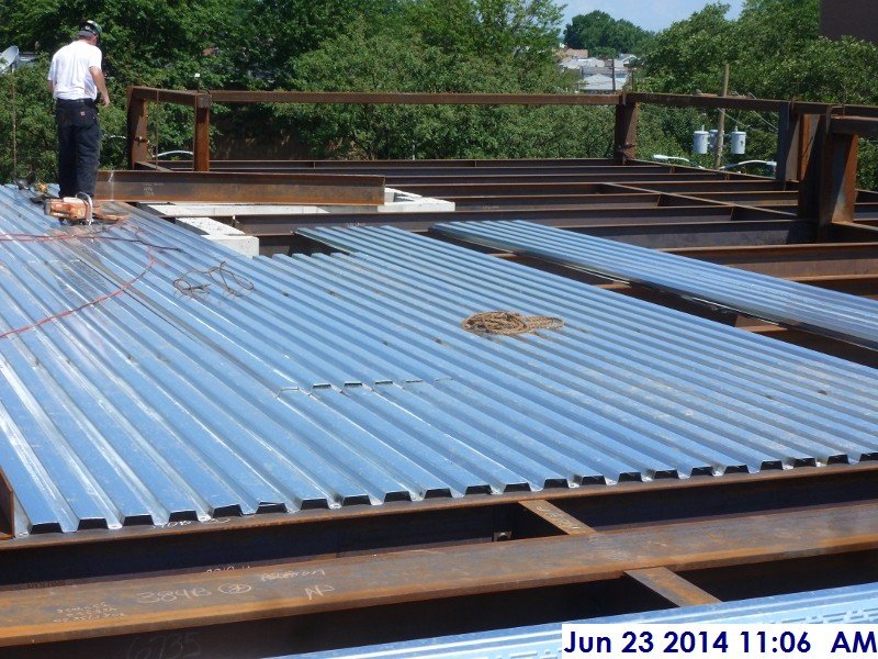 Started installing metal decking at Derrick -3 (3rd Floor) fromcolumn lines H-M to 4-6 Facing North (800x600)